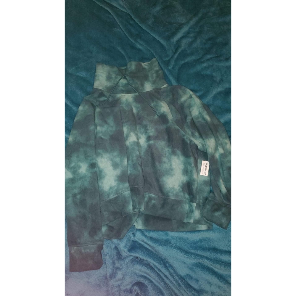 Old Navy sweater